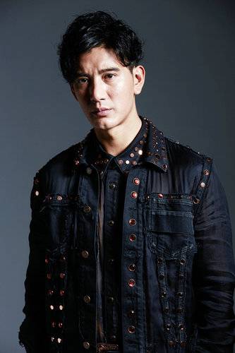 演员蒲巴甲最新写真 化身潮男展现野性魅力