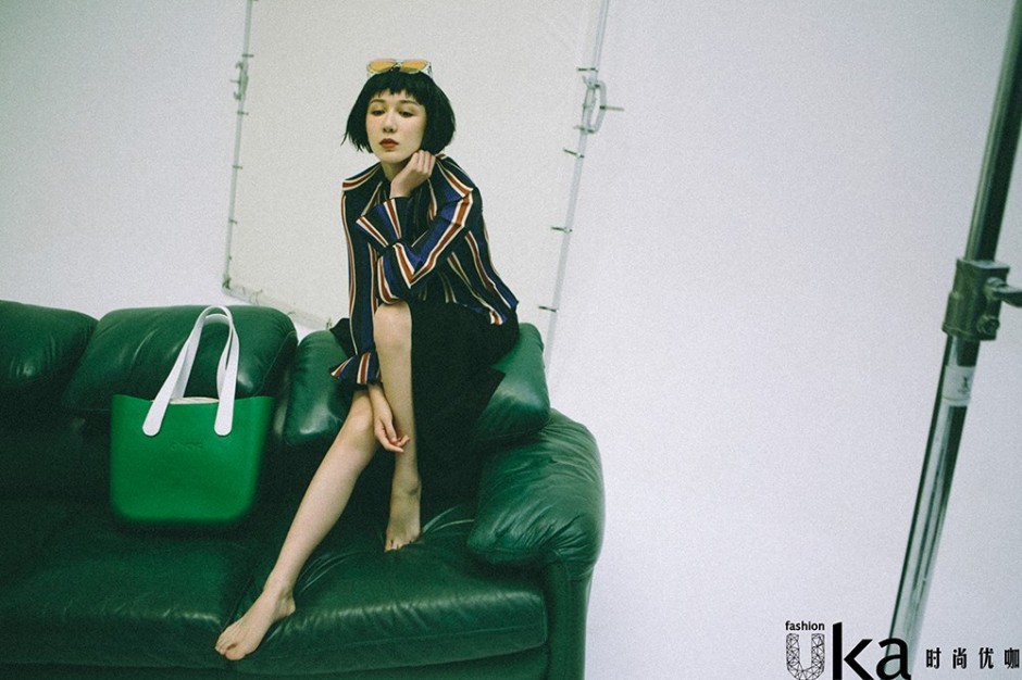 演员娄艺潇最新写真大片 复古时尚别具一格