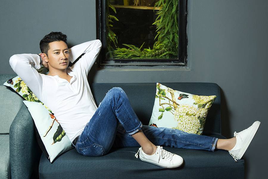 罗中旭曝新专辑写真大片 重磅打造撕下偶像标签