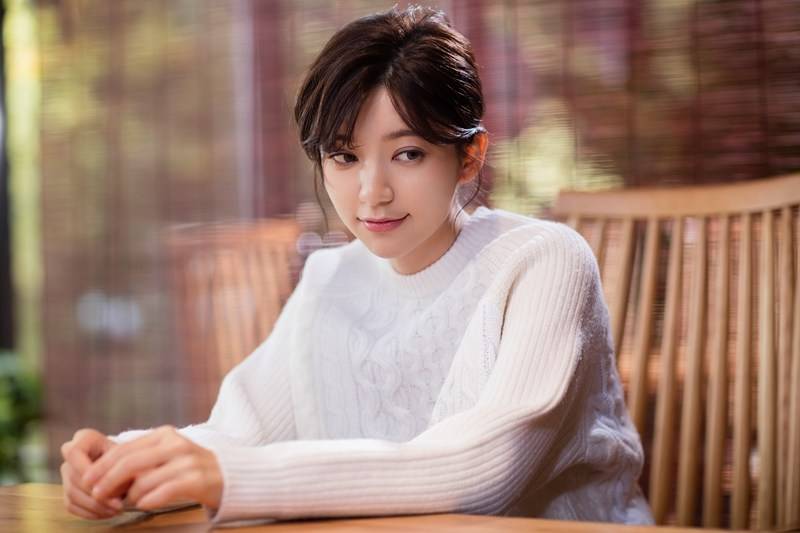 台星郭雪芙时尚写真曝光 温润如玉又率性自然