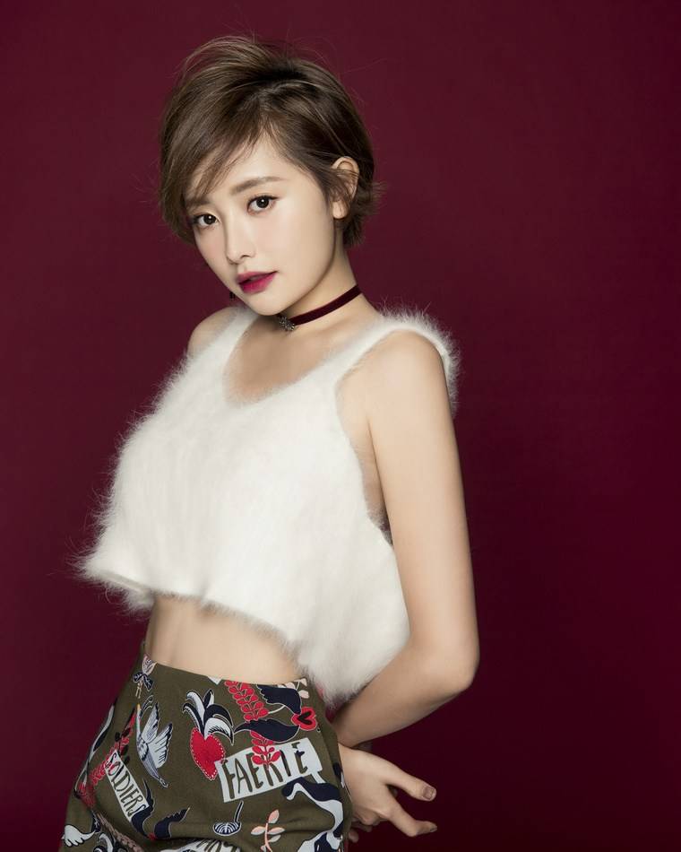 演员吴昱瑶最新写真曝光 元气少女透露性感小心机