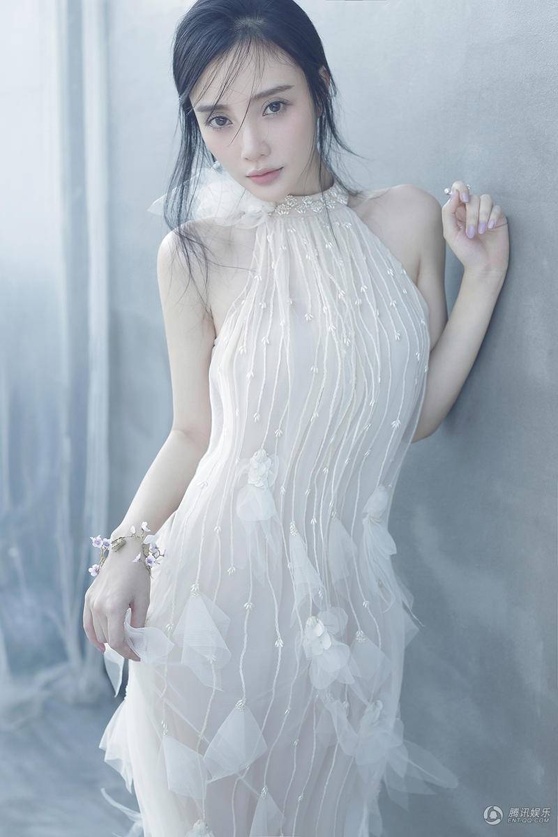 辣妈李小璐唯美写真大片 冷峻娇柔清纯似少女