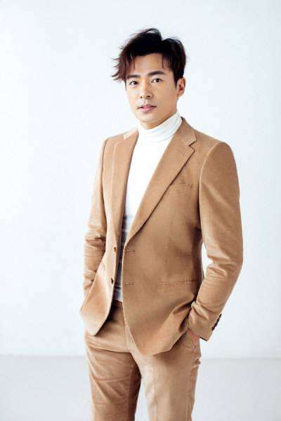 内地男演员于波写真曝光 化身绅士精英