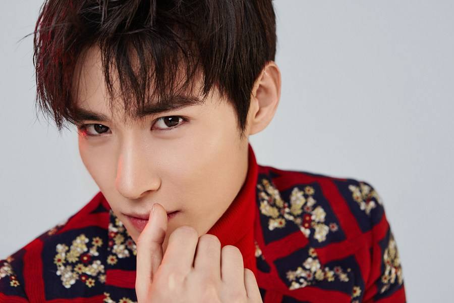 吴昊泽帅气写真大片 上演花美男极致诱惑