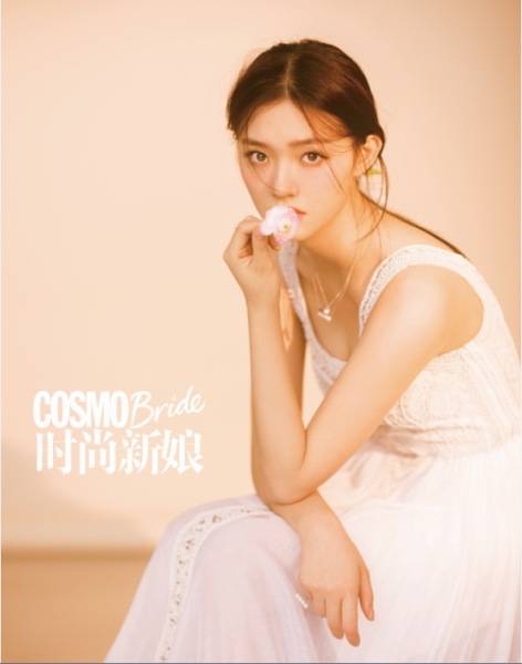 林允最新杂志大片 优雅妩媚宛如油画中人