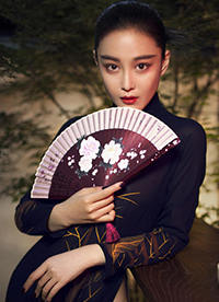 张馨予时尚大片曝光 素妆淡雅温婉大方