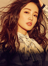 新生代演员李沁写真图片 轻松俏丽散发青春韵味