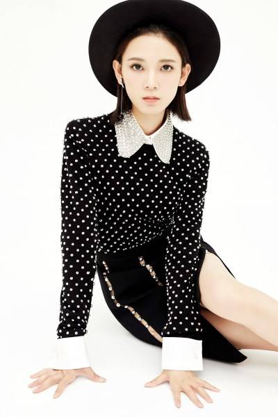 演员陈瑶时尚写真曝光 魔女造型驾轻就熟