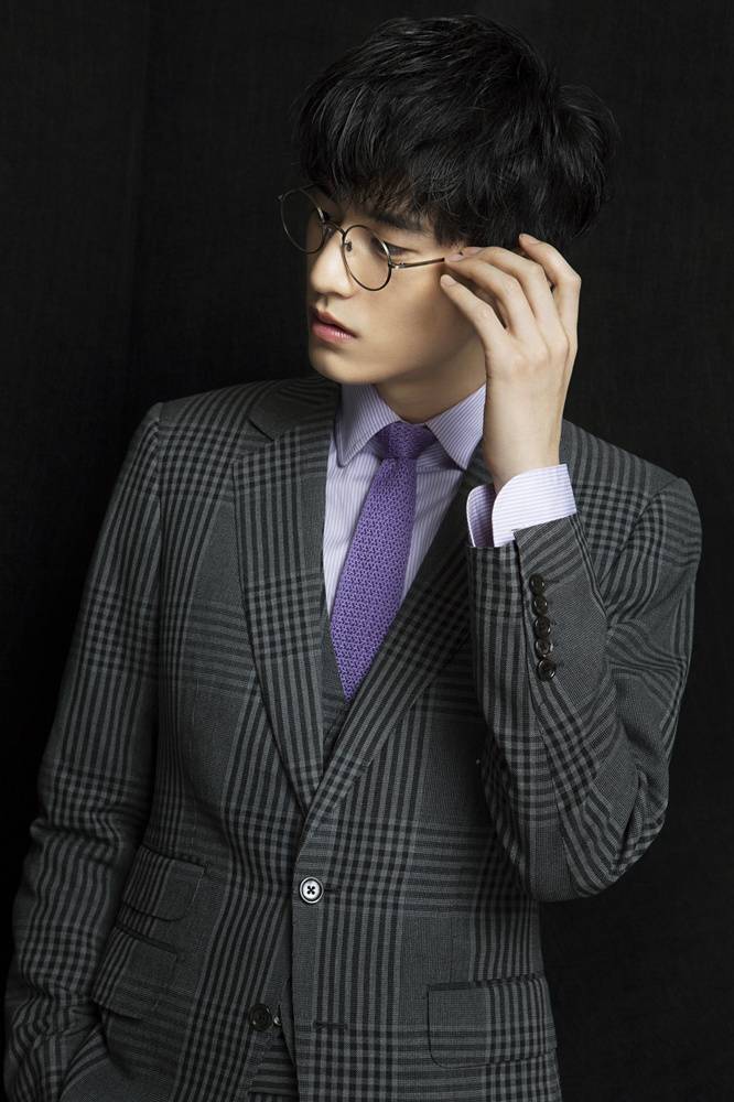 韩国模特金泰焕时尚大片 玩转文艺学院风