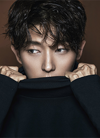 李准基时尚芭莎写真公开 鹅绒西装贵气十足