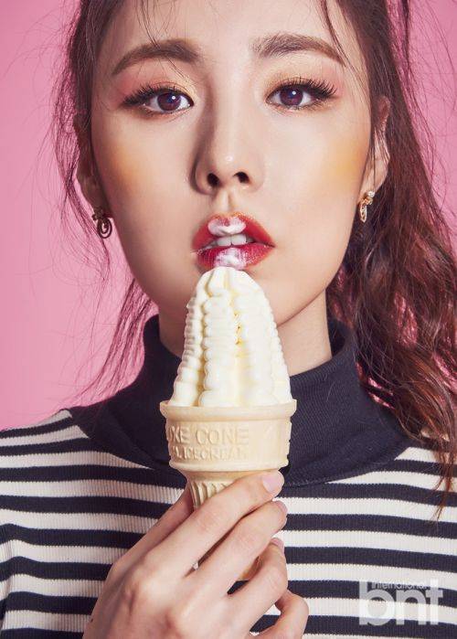 简美妍最新时尚写真 优雅大气魅力迷人