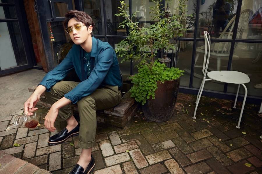 演员杨玏秋季慵懒写真曝光 变身雅痞绅士