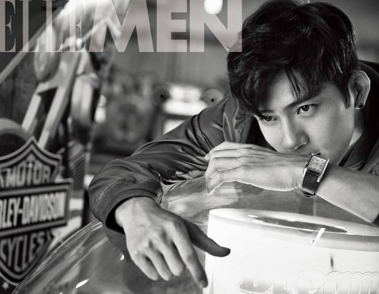 井柏然杂志封面写真大片 演绎复古怀旧大神范儿