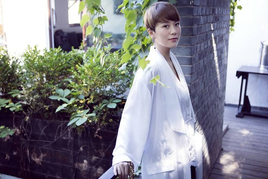 内地演员海清写真照 简约空灵文艺十足