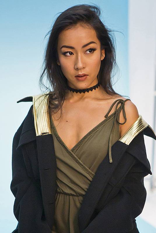 吉克隽逸时尚写真图片 简约造型展个人风格