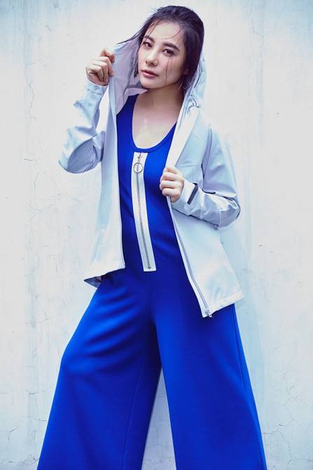 刘璇短发写真曝光 完美演绎Mix运动风