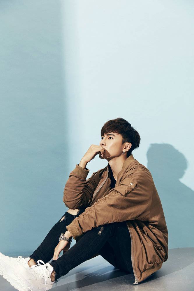 唐禹哲最新写真大片 朋克绅士潮味十足