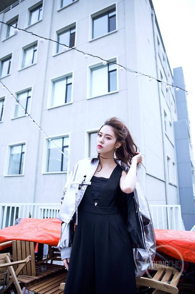 CC宋妍霏最新街拍图片 尽显“高冷女神”气质