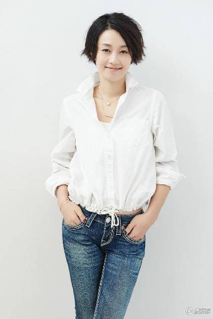 马伊琍最新写真大图 露招牌甜笑温柔大气