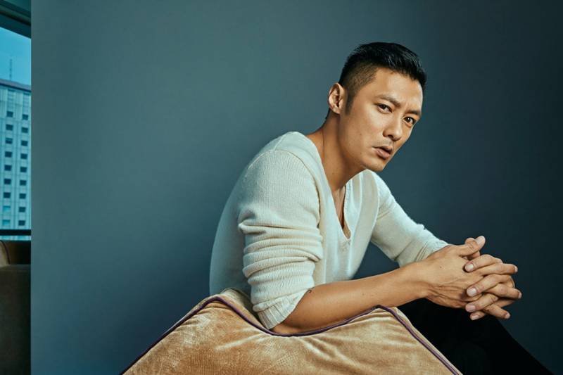 余文乐杂志写真大片 雅痞冷峻显型男范儿