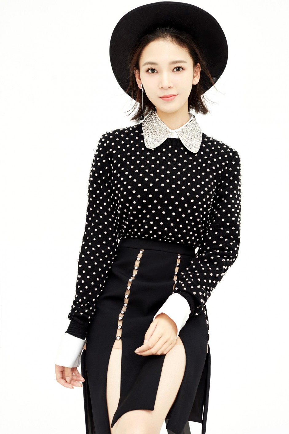 演员陈瑶时尚写真曝光 魔女造型驾轻就熟