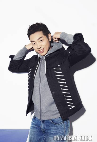 刘国梁马龙最新写真曝光 惨遭徒弟&ldquo;捆绑&rdquo;