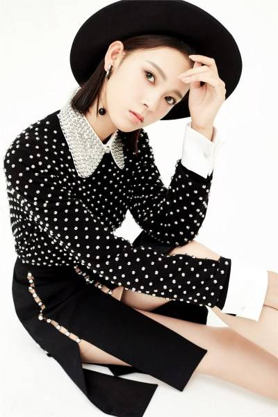 演员陈瑶时尚写真曝光 魔女造型驾轻就熟
