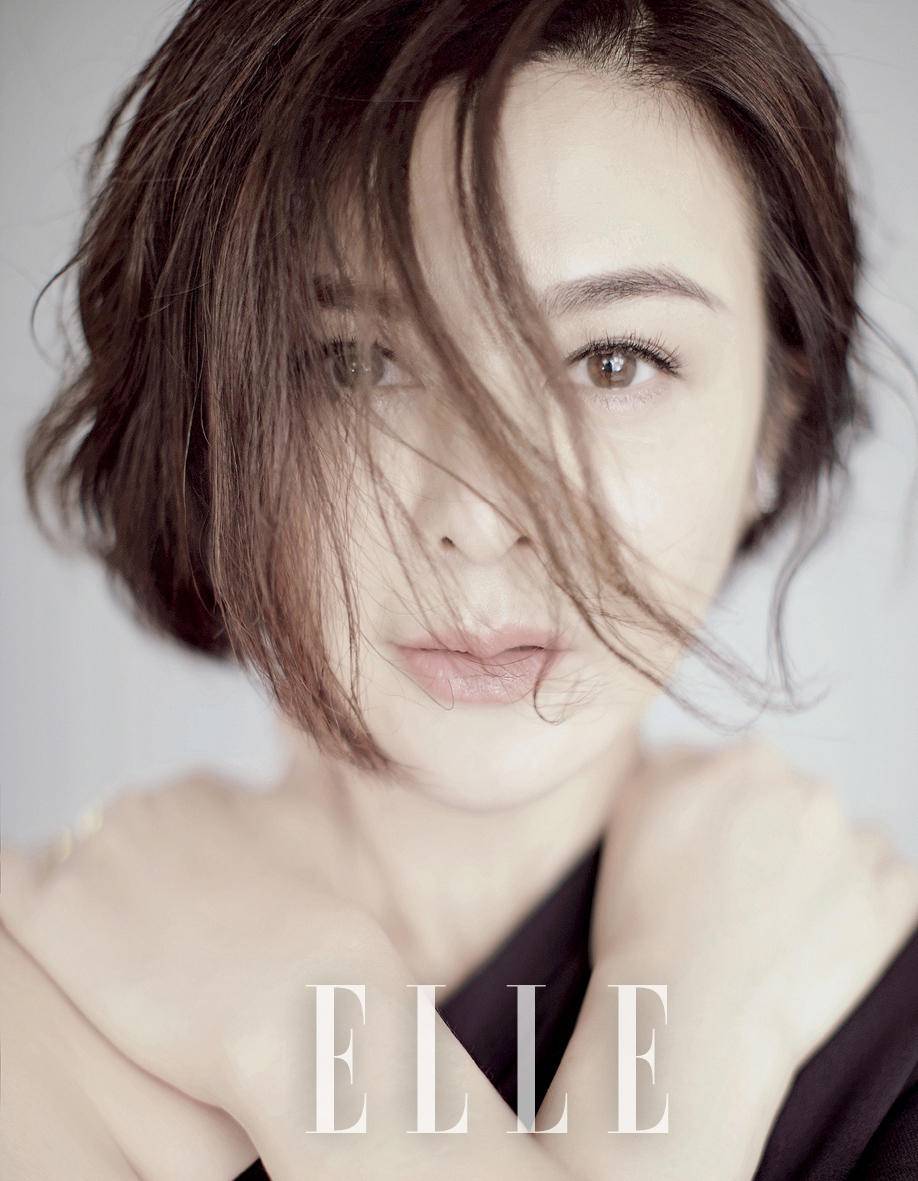 关之琳封面写真大片 裸妆登场清新纯美