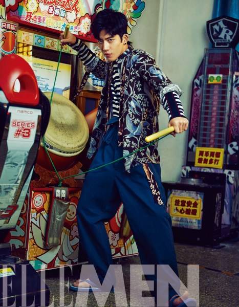 井柏然杂志封面写真大片 演绎复古怀旧大神范儿