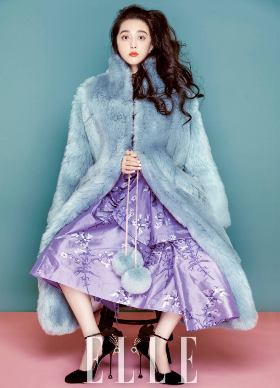 范冰冰杂志封面图片 抱猫卖萌俏皮可爱