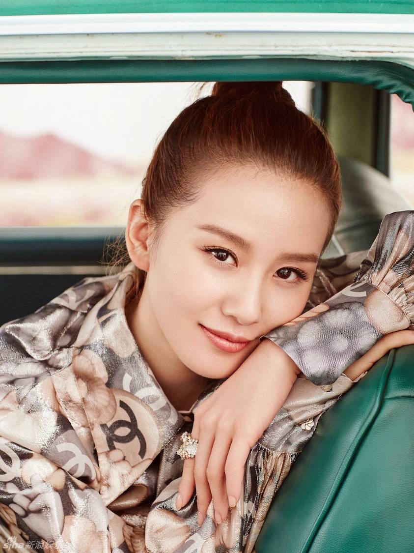 刘诗诗时尚杂志写真大片 粉嫩优雅美到窒息