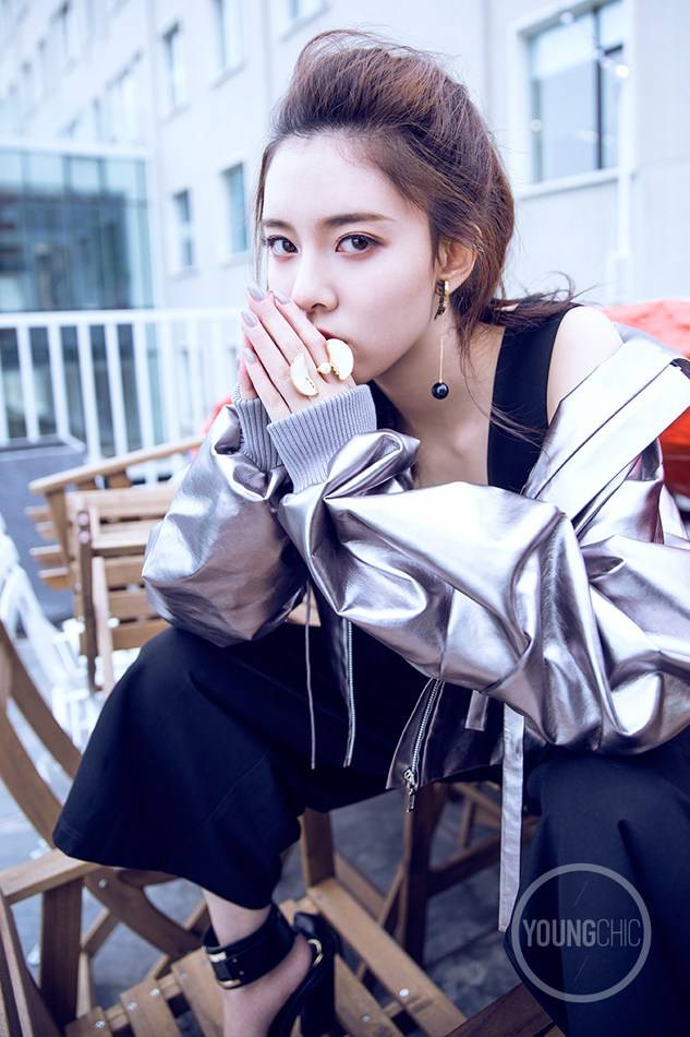 CC宋妍霏最新街拍图片 尽显“高冷女神”气质