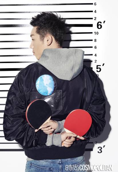 刘国梁马龙最新写真曝光 惨遭徒弟&ldquo;捆绑&rdquo;