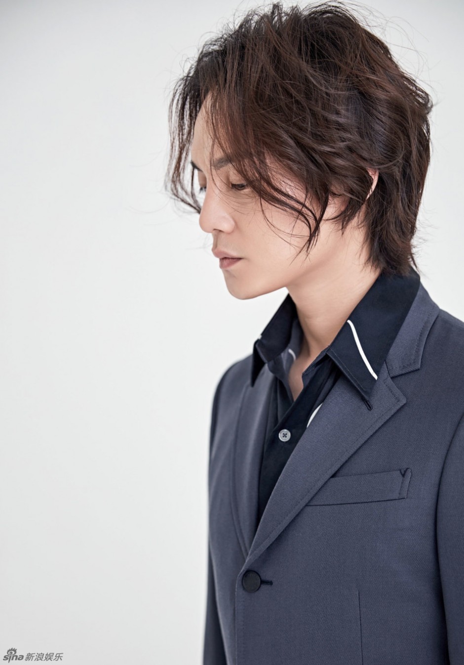 尹正西装时尚大片曝光 变身日系型男帅气爆表