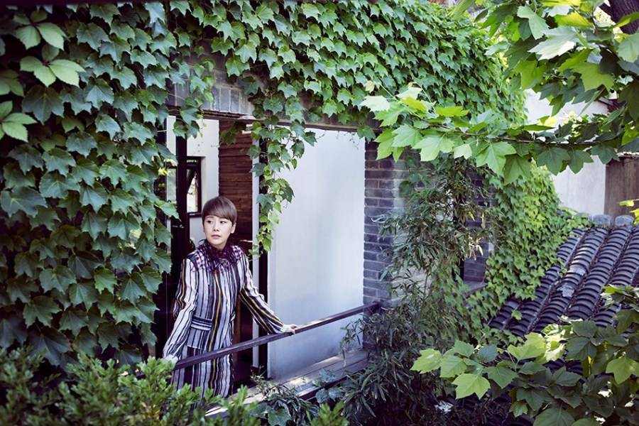 内地演员海清写真照 简约空灵文艺十足