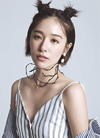 阚清子俏皮丸子头写真 灵动演绎元气少女