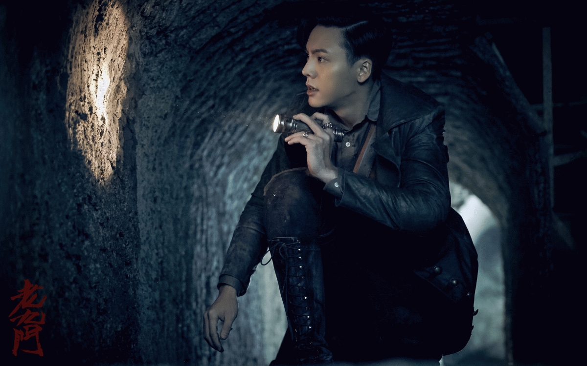 陈伟霆老九门下斗帅气图片