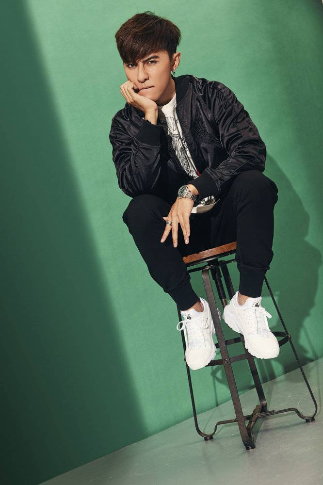 唐禹哲最新写真大片 朋克绅士潮味十足