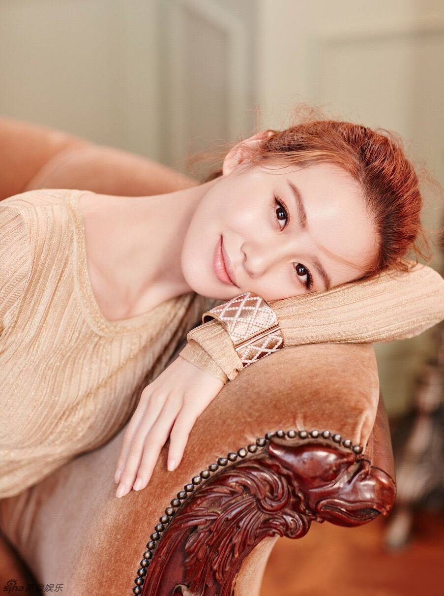 刘诗诗时尚杂志写真大片 粉嫩优雅美到窒息