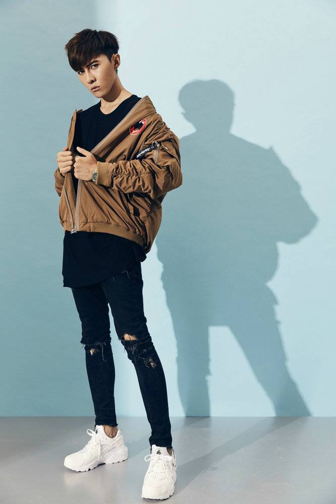 唐禹哲最新写真大片 朋克绅士潮味十足