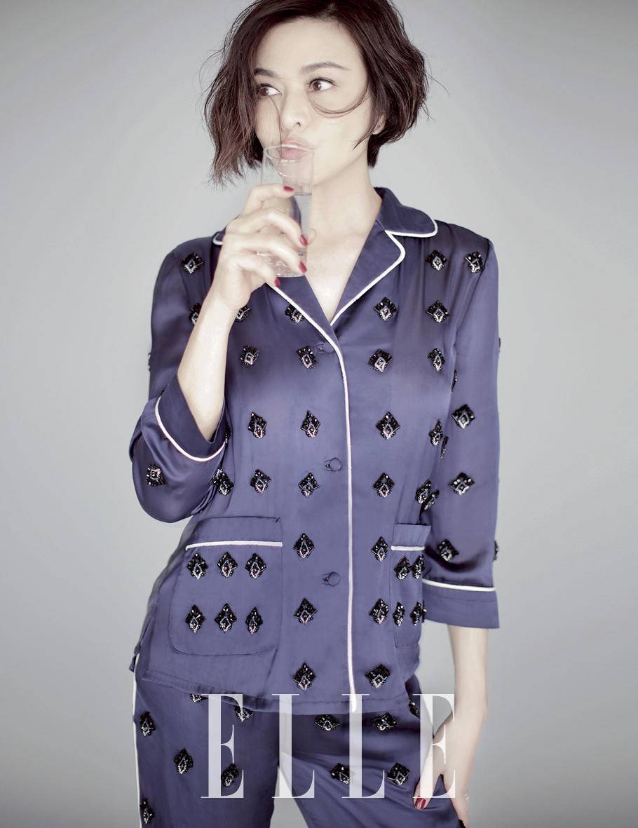 关之琳封面写真大片 裸妆登场清新纯美