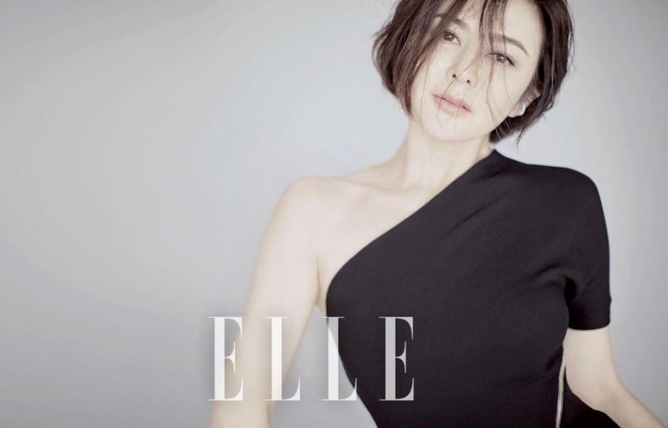 关之琳封面写真大片 裸妆登场清新纯美