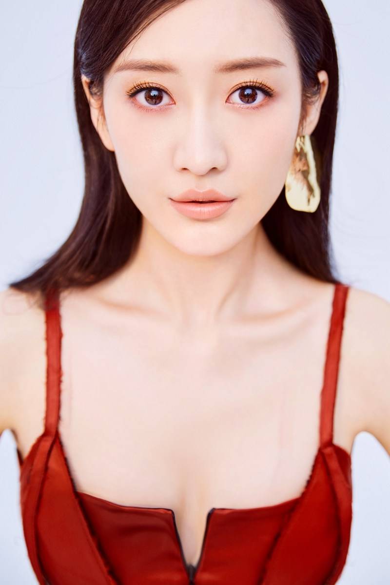 内地演员王鸥时尚杂志写真曝光