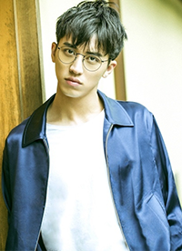 许魏洲杂志写真照曝光 乖乖仔进化不羁少年