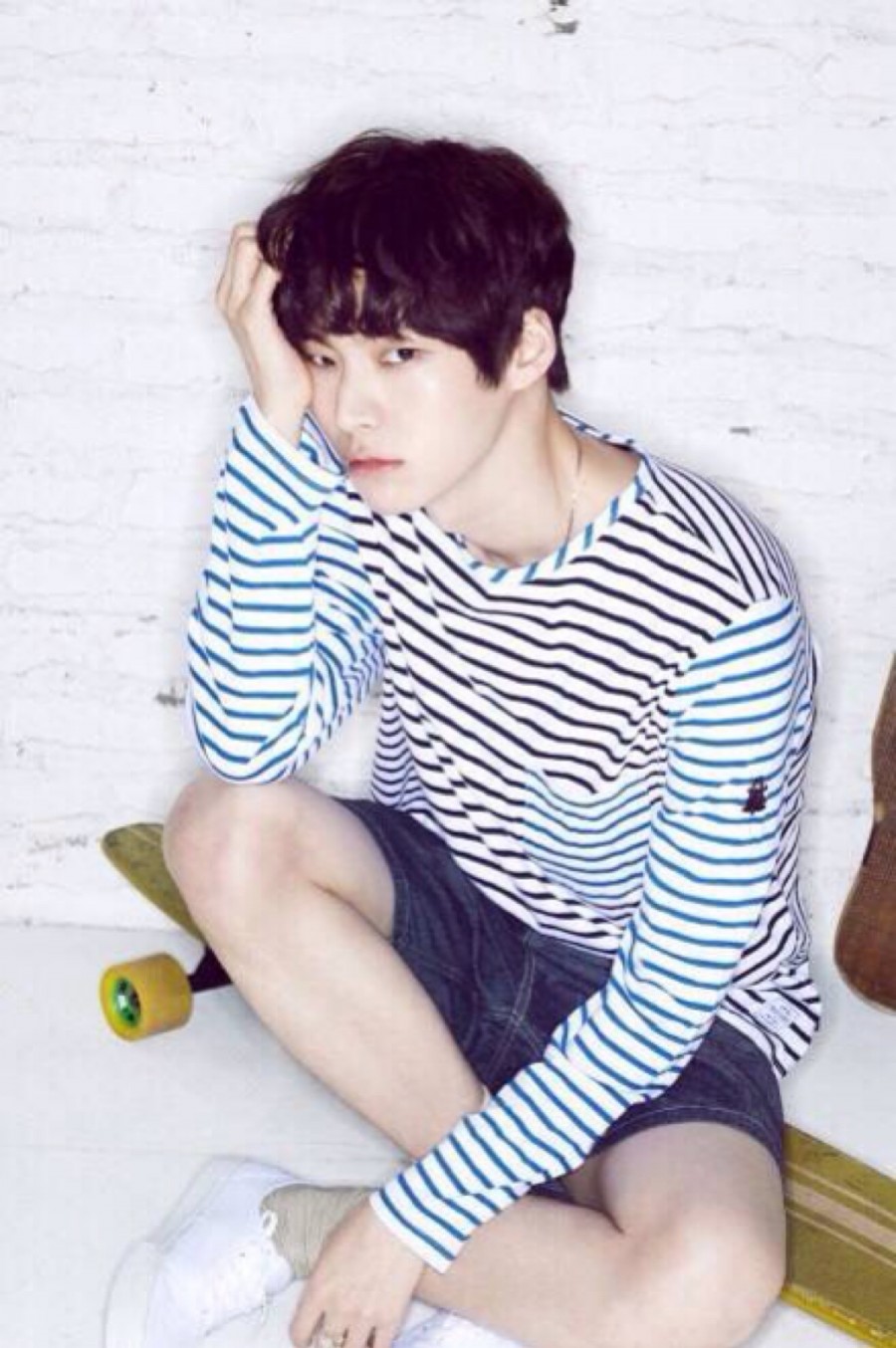 安宰贤彪马海报诠释时尚运动风