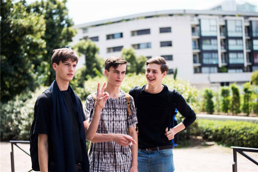 欧美型男街拍 演绎2016最潮时尚搭配