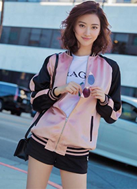 景甜时尚街拍随心搭配 逆天大长腿抢镜