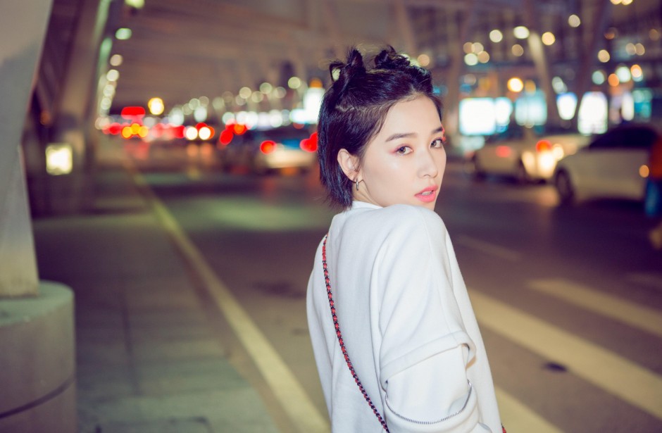 阚清子机场街拍曝光 尽显鬼马精灵范儿