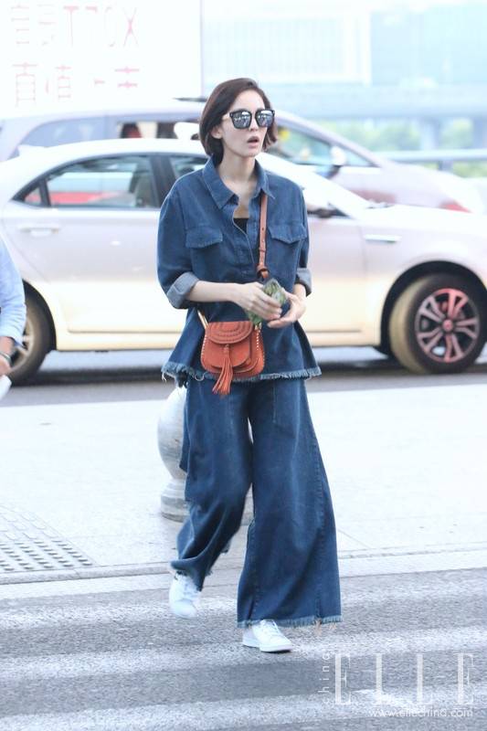 不与百花争艳 初夏看明星牛仔街拍搭配