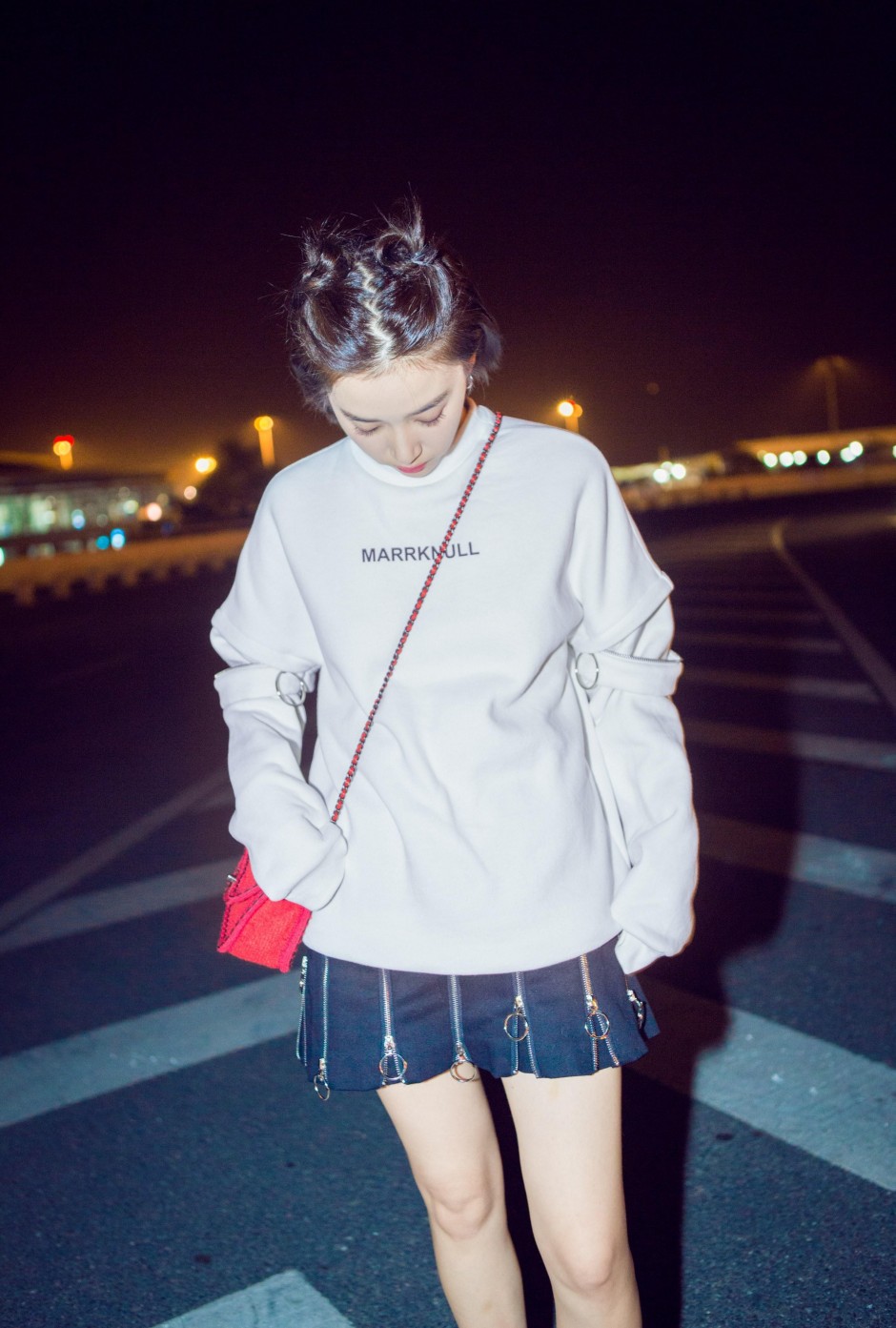 阚清子机场街拍曝光 尽显鬼马精灵范儿